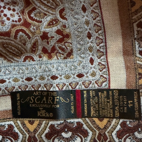 Art of the Scarf the Rack Navy Blue Beige patchwork scarf 45x46” Italy - Picture 3 of 4